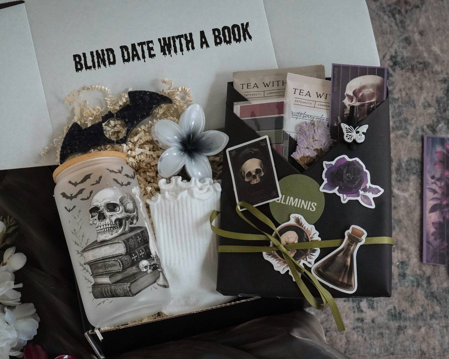 Dark Academia Tumbler