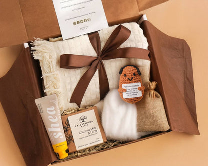 Cozy Couch Autumn Gift Set